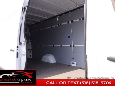 Used 2024 Mercedes-Benz Sprinter 2500 image 17