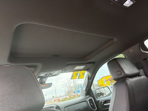 Used 2022 GMC Sierra 1500 AT4 w/ AT4 Premium Package image 13