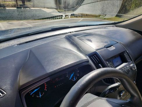 Used 2019 Ford Edge SE image 21