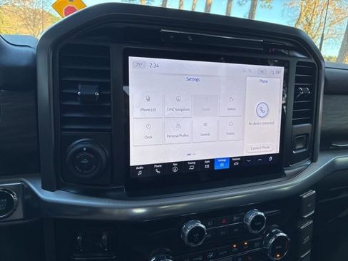 Used 2025 Ford F150 Lariat w/ Equipment Group 501A Mid image 31