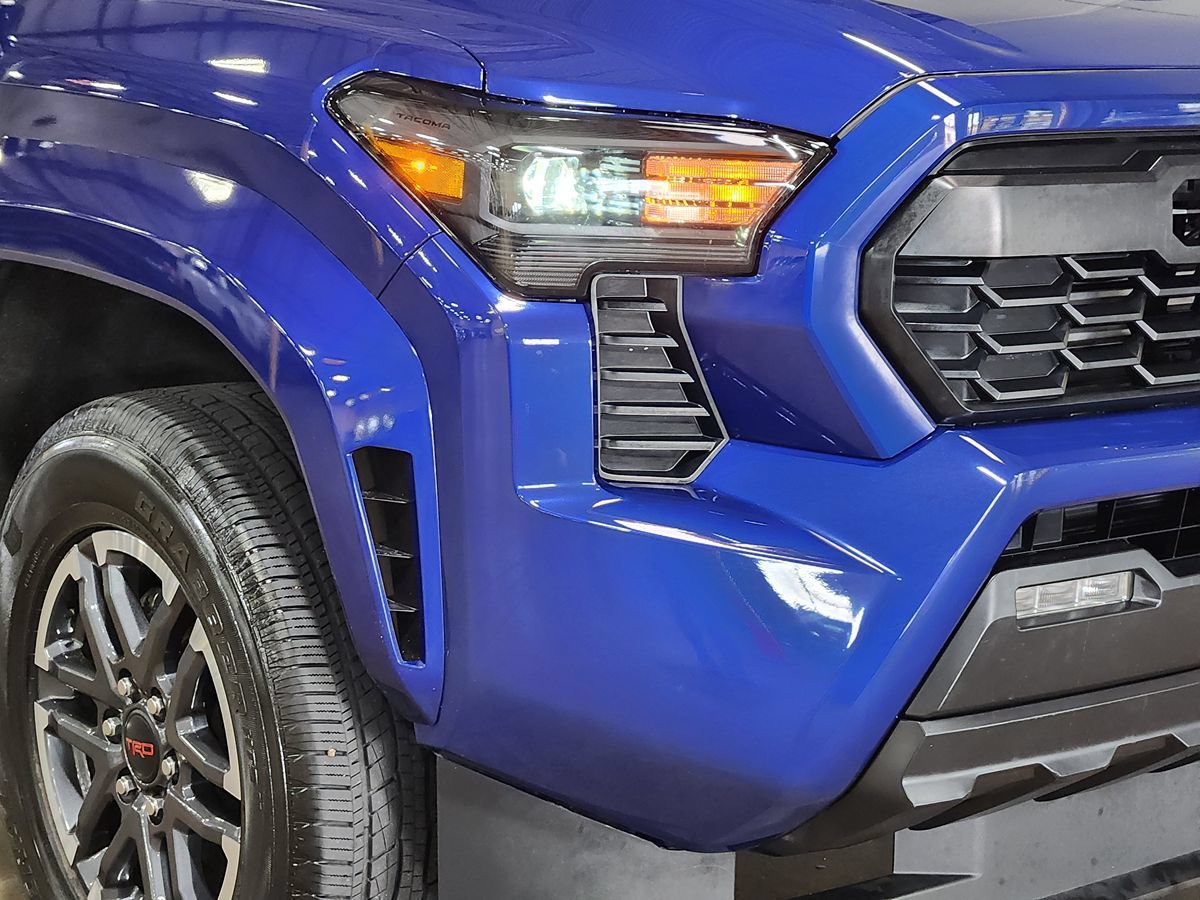 Used 2024 Toyota Tacoma TRD Sport AWD/4WD image 13