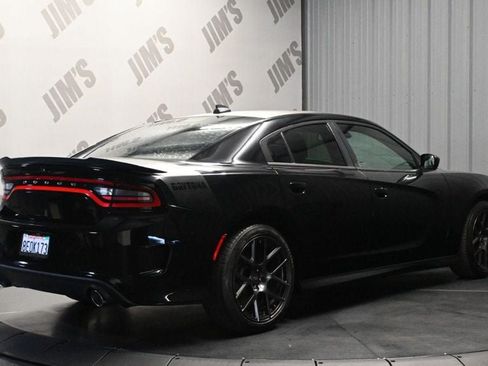 Used 2018 Dodge Charger R/T RWD image 5