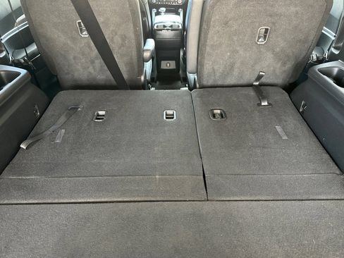 Used 2024 Kia Telluride EX w/ EX Captain's Chair Package FWD image 16