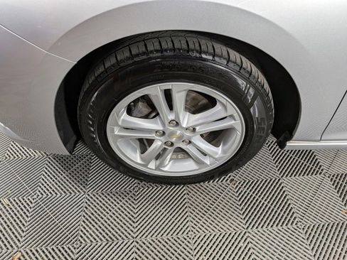 Used 2017 Chevrolet Cruze LT image 30