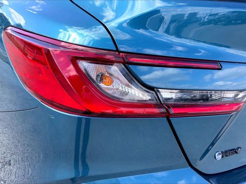 Certified 2025 Toyota Camry SE image 28