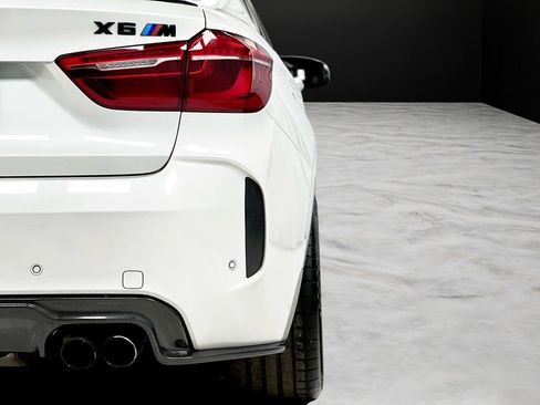 Used 2016 BMW X6 M image 48