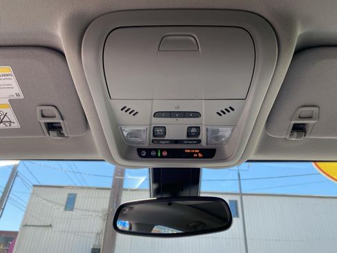 Used 2022 GMC Terrain SLT AWD/4WD image 18