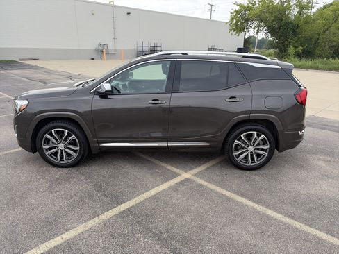 Used 2020 GMC Terrain Denali w/ Denali Premium Package AWD/4WD image 3