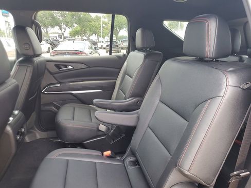 Used 2025 Chevrolet Traverse Z71 w/ Driver Confidence Package AWD/4WD image 11