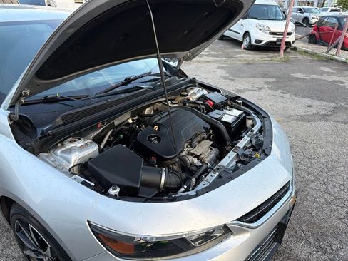 Used 2018 Chevrolet Malibu LT FWD image 34