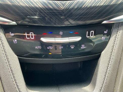Used 2023 Cadillac XT6 Premium Luxury w/ Technology Package AWD/4WD image 16