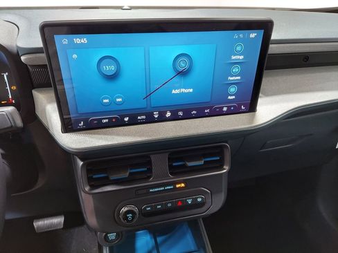 New 2025 Ford Maverick XLT w/ XLT Luxury Package FWD image 19