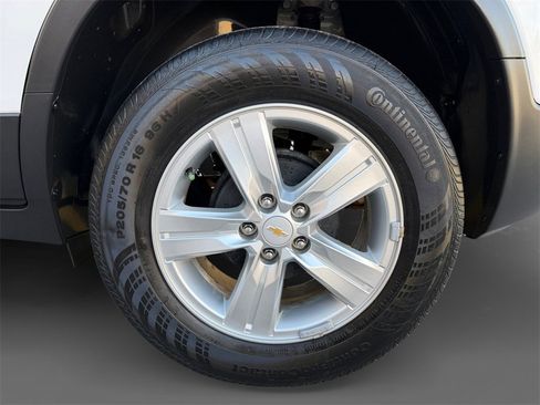 Used 2021 Chevrolet Trax LS w/ Tint and Cruise Package image 11