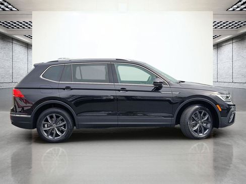 Certified 2023 Volkswagen Tiguan SE FWD image 6