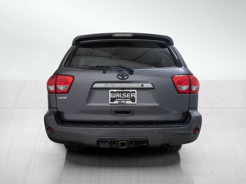 Used 2017 Toyota Sequoia Platinum AWD/4WD image 4