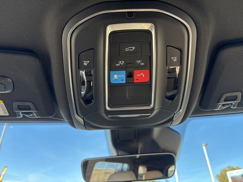New 2025 Jeep Grand Cherokee L Limited w/ Black Appearance Package AWD/4WD image 36