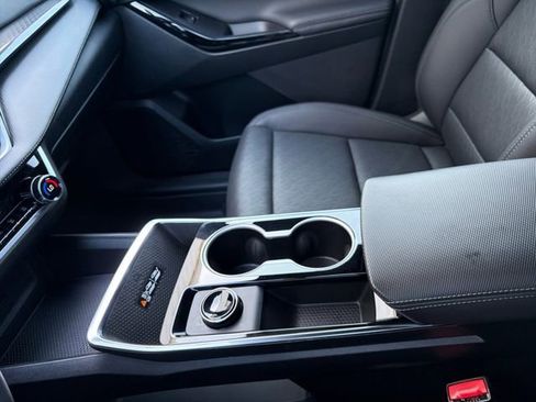 Certified 2026 Chevrolet Equinox LT w/ Convenience Package II image 25