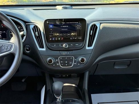 Used 2024 Chevrolet Malibu LT image 14