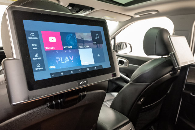 Used 2023 Kia Sorento EX w/ Panoramic Sunroof Package FWD image 26