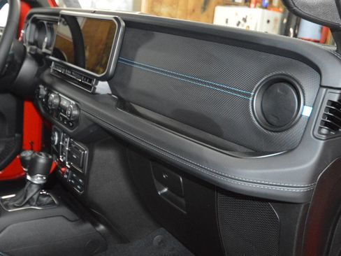 Used 2025 Jeep Wrangler Unlimited Rubicon 4xe w/ Safety Group image 19