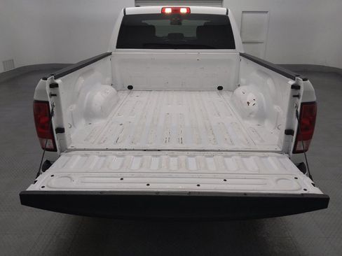 Used 2021 RAM 1500 Classic SLT AWD/4WD image 29