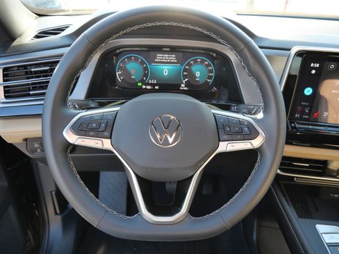 Certified 2025 Volkswagen Atlas Cross Sport SE image 26