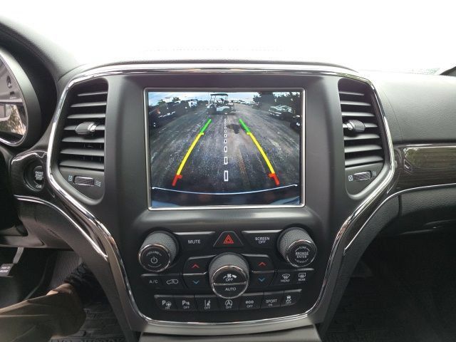 Used 2018 Jeep Grand Cherokee Overland AWD/4WD image 23