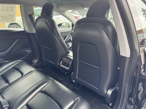Used 2020 Tesla Model 3 Standard Range Plus RWD image 18