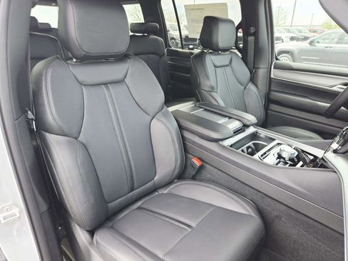 New 2026 Jeep Grand Wagoneer Limited AWD/4WD image 19