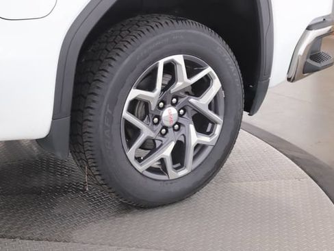 Used 2023 GMC Sierra 1500 SLT AWD/4WD image 14