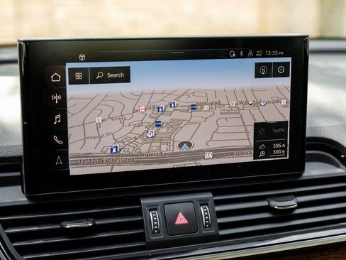 Used 2022 Audi Q5 2.0T Prestige w/ Prestige Package image 6