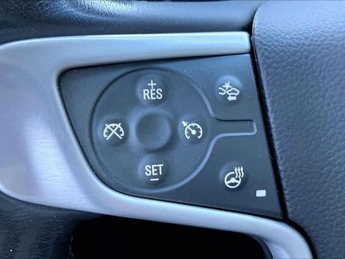Used 2018 GMC Yukon XL SLT w/ Open Road Package AWD/4WD image 20