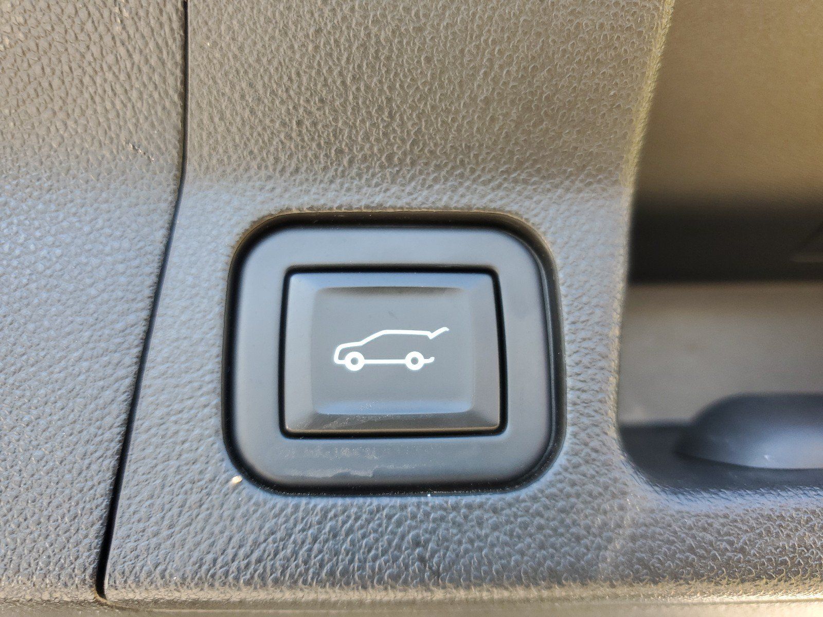 Used 2021 GMC Acadia Denali FWD image 8