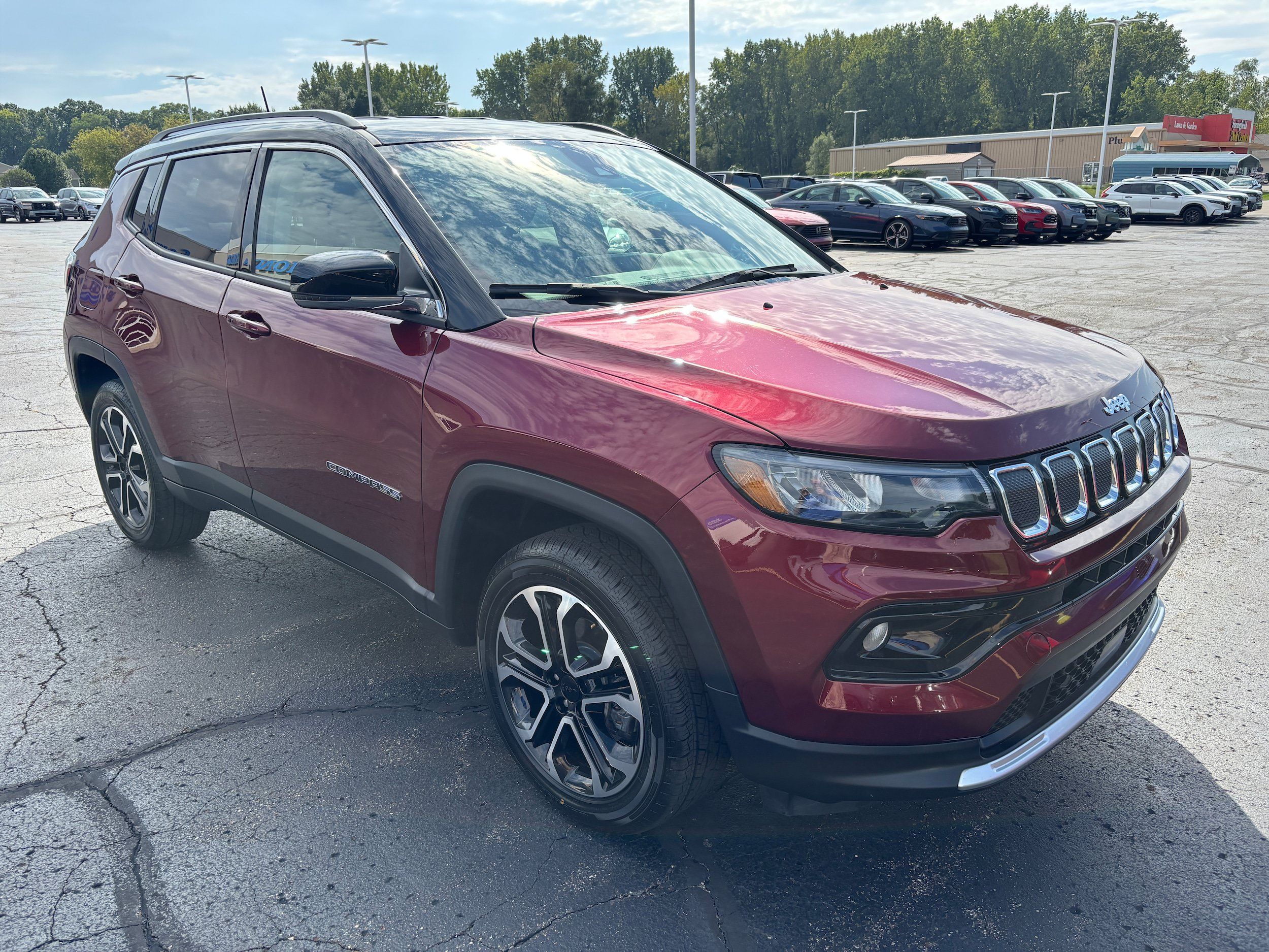 Used 2022 Jeep Compass Limited AWD/4WD image 2