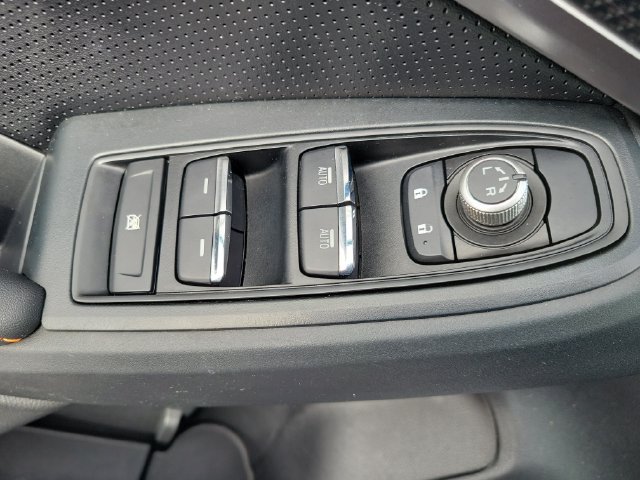 Used 2020 Subaru Crosstrek 2.0i Limited w/ Moonroof Package w/Navigation AWD/4WD image 11