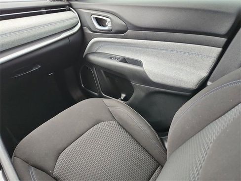 Certified 2024 Jeep Compass Sport image 14