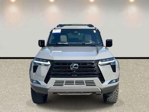 Used 2024 Lexus GX 550 AWD/4WD image 2