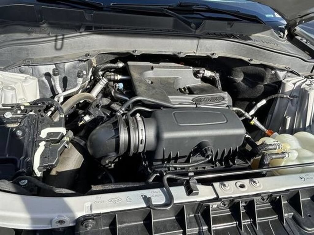 Used 2020 Ford Explorer XLT w/ Comfort Package RWD image 31