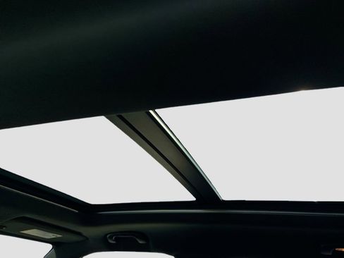 Used 2022 Chevrolet TrailBlazer RS w/ Sun and Liftgate Package image 21