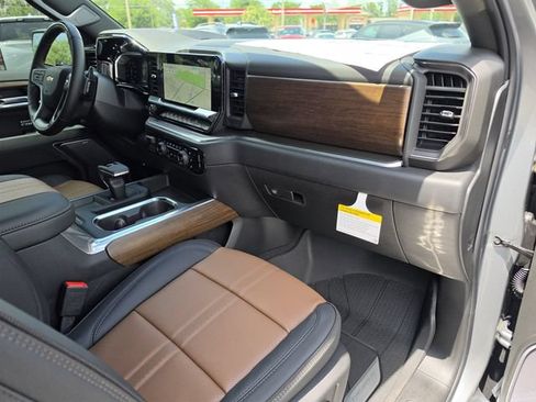 New 2026 Chevrolet Silverado 1500 High Country AWD/4WD image 14