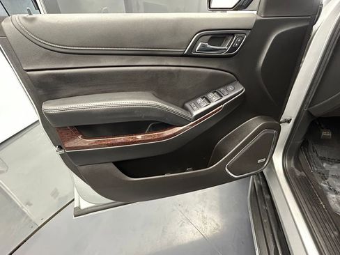 Used 2019 GMC Yukon XL SLE w/ Convenience Package image 13