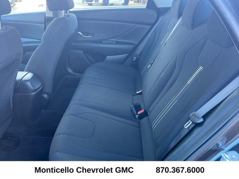 Used 2021 Hyundai Elantra SEL image 10