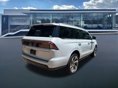 New 2026 Lincoln Navigator Black Label AWD/4WD image 8