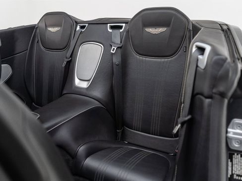Used 2019 Aston Martin DB11 Volante image 22