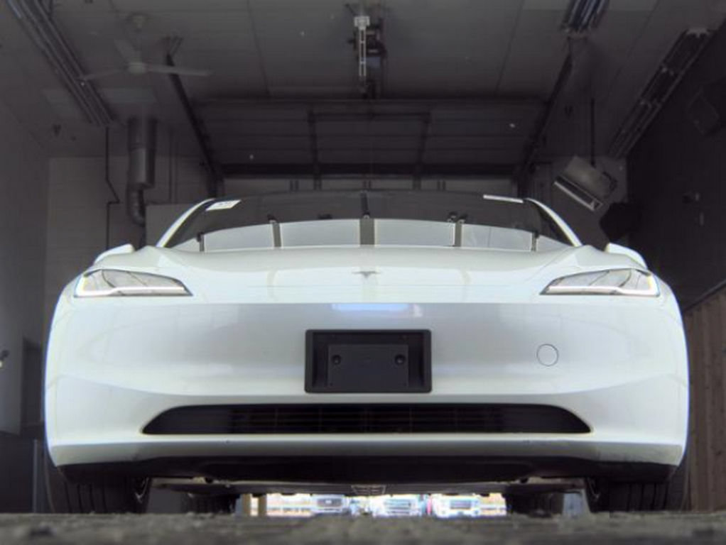 Used 2024 Tesla Model 3 Long Range AWD/4WD image 3