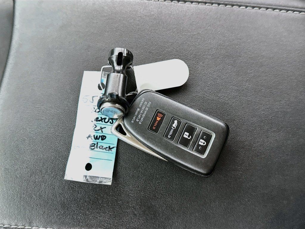 Used 2022 Lexus RX 450h AWD w/ Premium Package image 34