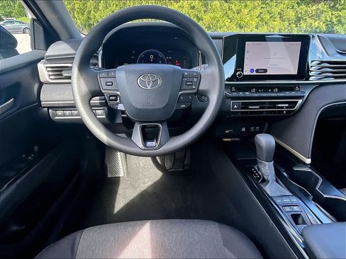 Used 2026 Toyota Camry LE FWD image 17