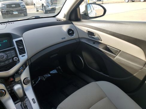 Used 2012 Chevrolet Cruze LT image 11