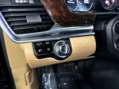 Used 2018 Porsche Panamera 4 image 22