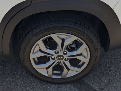 Used 2024 Kia Seltos S FWD image 7